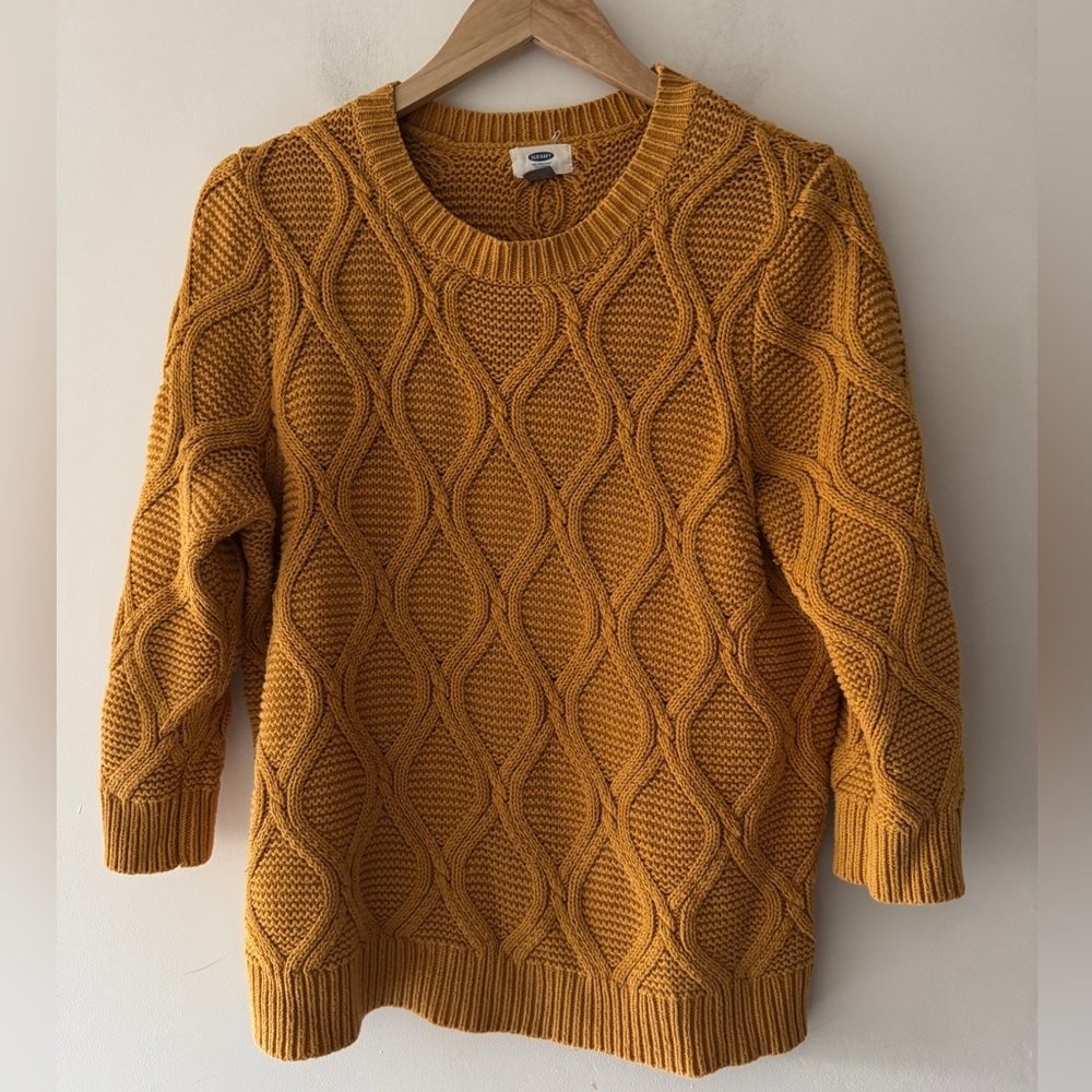 Old Navy Cable Knit Mustard Yellow‎ Sweater